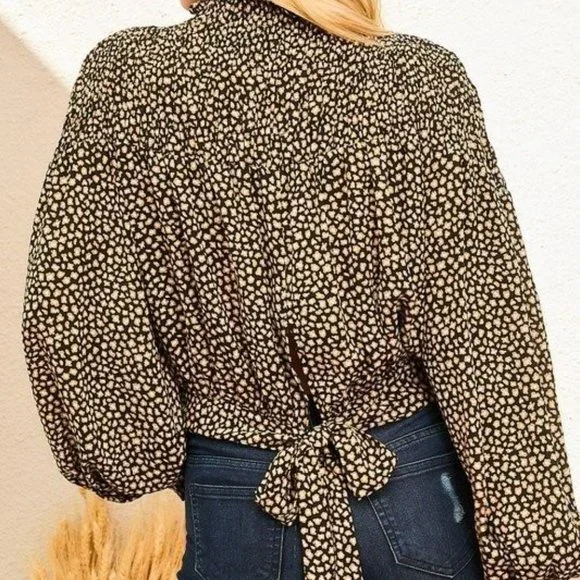 Flirty Leopard Print Blouse - Picture 12 of 12